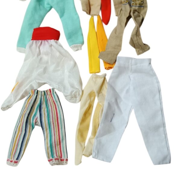 Vintage Barbie Clothing 46 Pieces - Dresses, Shorts, Leggings, Pants, Hangers - Picture 2 of 10